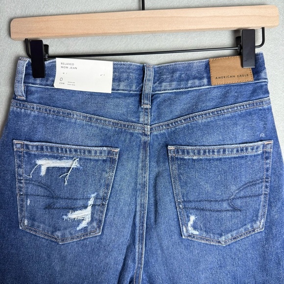American Eagle Women’s Hight-Rise Relaxed Mom Jean Distressed Denim Size 0R NWT - Picture 7 of 16